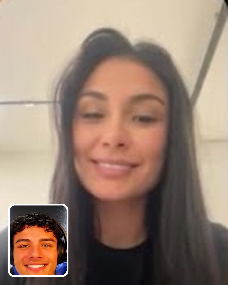 Juliane em chamada com Teacher Yan